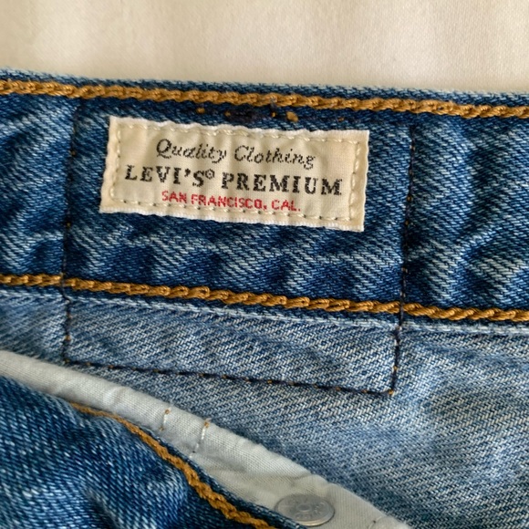 levi’s jean shorts - Picture 4 of 5
